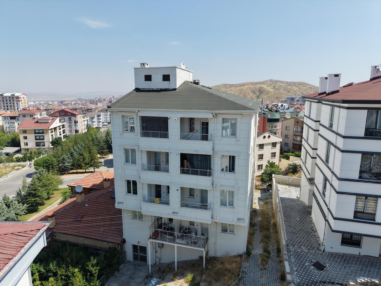 "Emlak Zet" Esentepe Mah. 1+1 Eşyasız Kiralık Daire