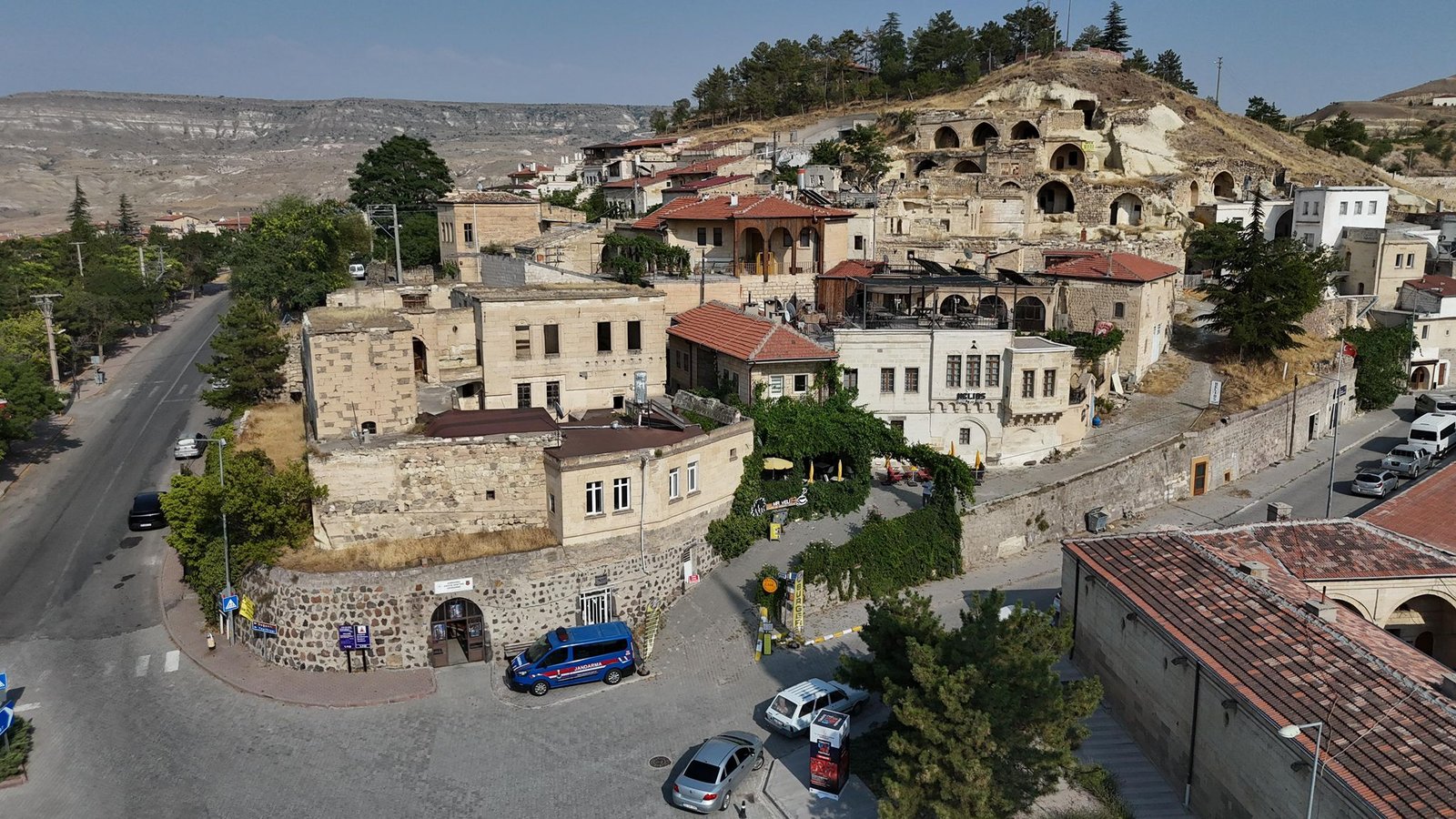 "Emlak Zet"Mustafapaşa'da Yatırımlık Altı Dükkan Üstü Daire